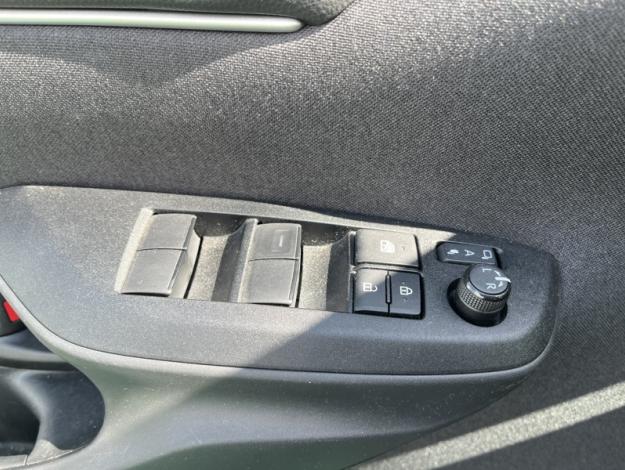 TOYOTA Yaris Cross 1.5 HYBRID 116H DESIGN / PACK CARGO   