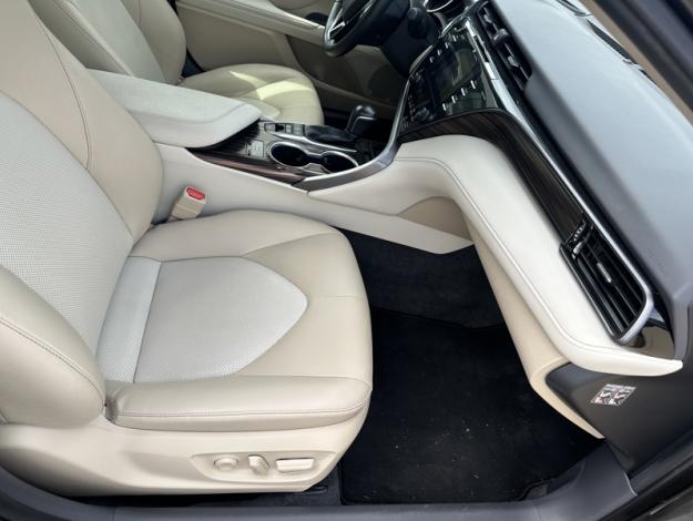 TOYOTA Camry 2.5 Hybrid 2WD Lounge  