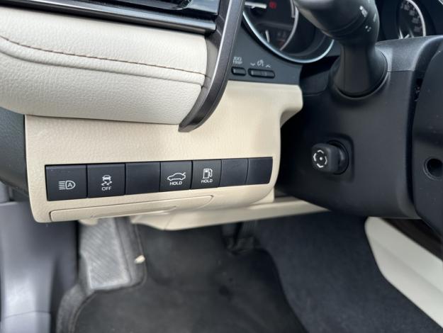 TOYOTA Camry 2.5 Hybrid 2WD Lounge  