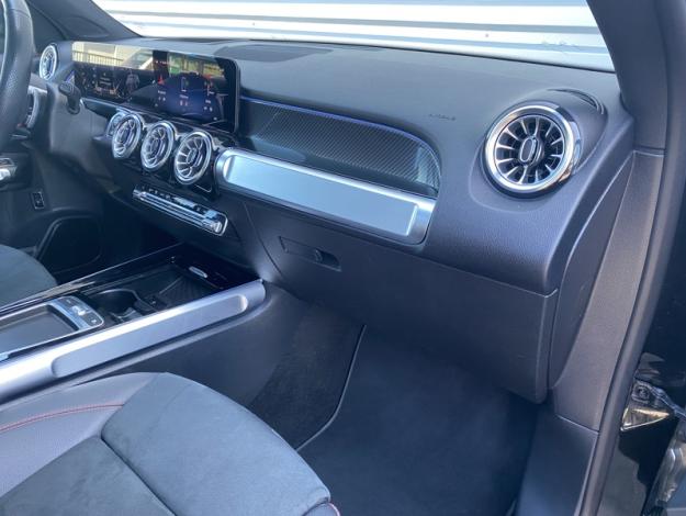 MERCEDES-BENZ GLB 200 d AMG Line  