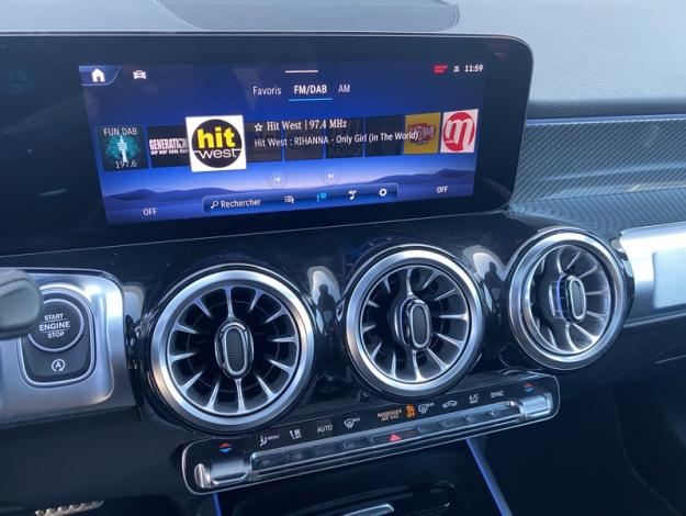 MERCEDES-BENZ GLB 200 d AMG Line  