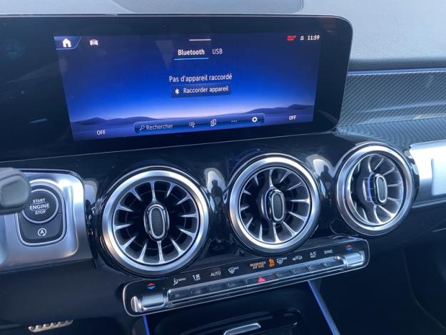 MERCEDES-BENZ GLB 200 d AMG Line  