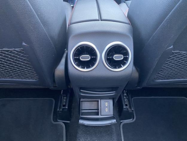 MERCEDES-BENZ GLB 200 d AMG Line  