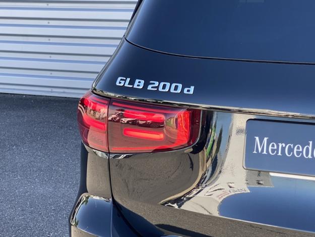MERCEDES-BENZ GLB 200 d AMG Line  