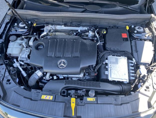 MERCEDES-BENZ GLB 200 d AMG Line  
