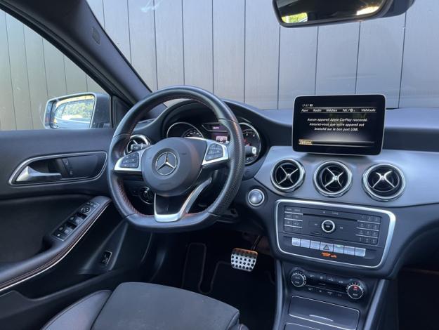 MERCEDES-BENZ GLA 200 Fascination  
