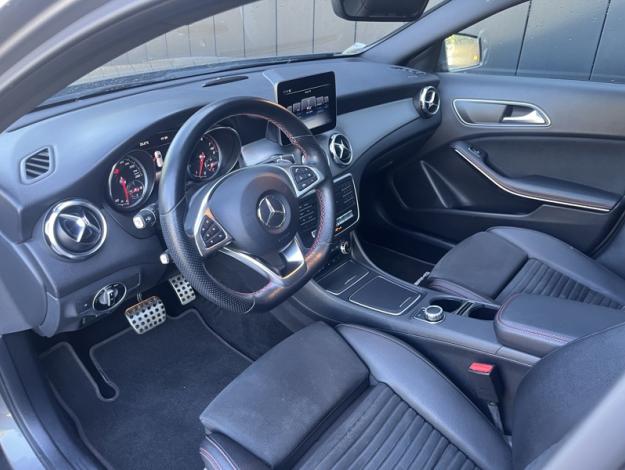 MERCEDES-BENZ GLA 200 Fascination  