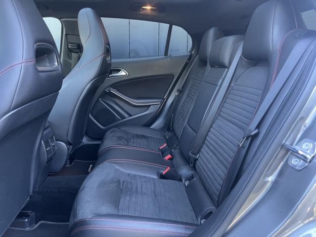 MERCEDES-BENZ GLA 200 Fascination  