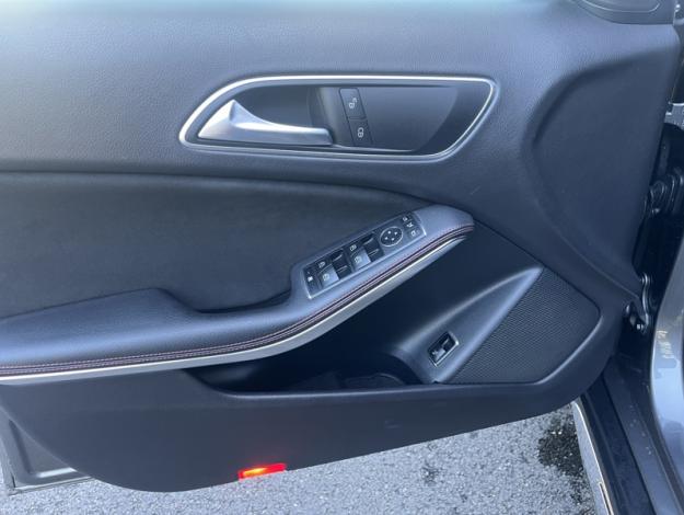 MERCEDES-BENZ GLA 200 Fascination  