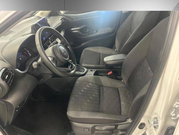 TOYOTA Yaris 116h Design  