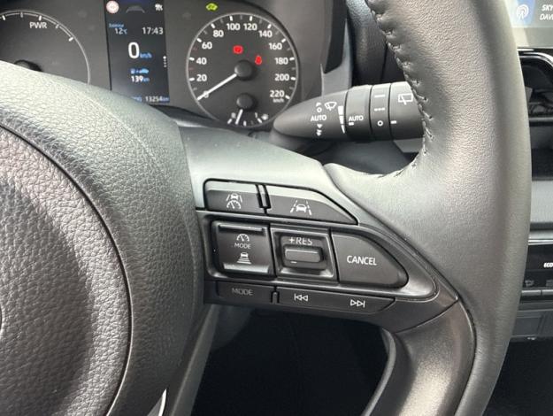 TOYOTA Yaris 116h Dynamic  