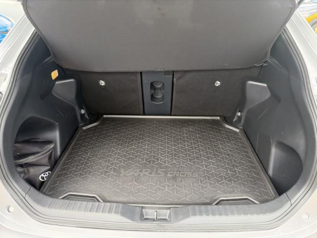 TOYOTA Yaris Cross 116h Design AWD cargo   