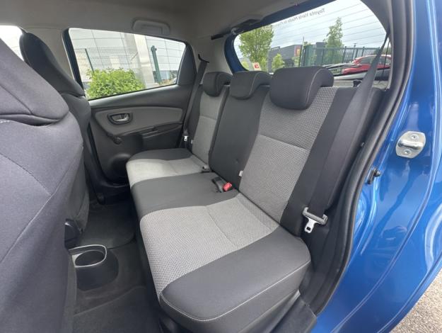 TOYOTA Yaris 100h Attitude  