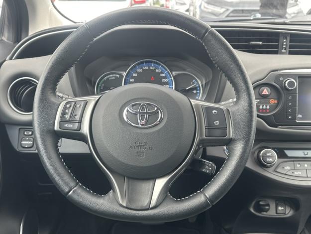 TOYOTA Yaris 100h Attitude  