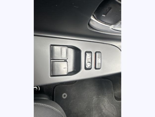 TOYOTA Yaris 100h Attitude  