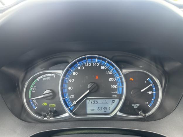 TOYOTA Yaris 100h Attitude  