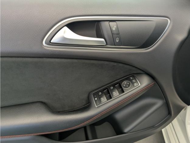 MERCEDES-BENZ Classe B B 180 d Fascination  