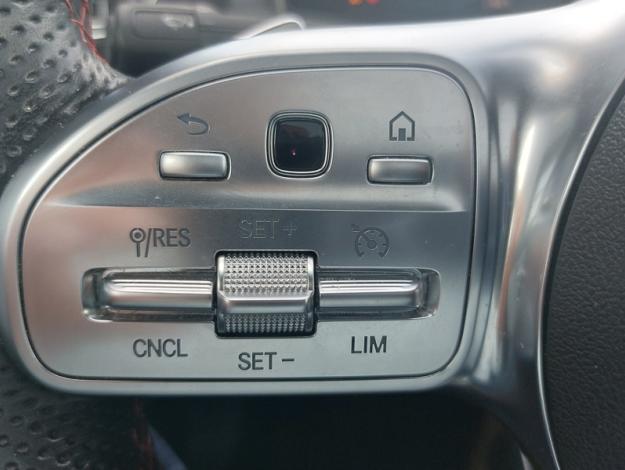 MERCEDES-BENZ Classe A 180 d Berline AMG Line  