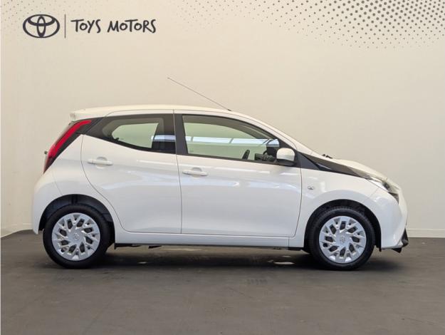 TOYOTA Aygo 1.0 VVT-i x-play  