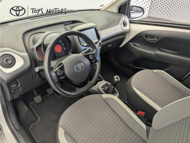 TOYOTA Aygo 1.0 VVT-i x-play  