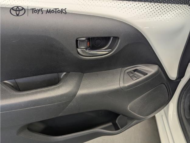TOYOTA Aygo 1.0 VVT-i x-play  