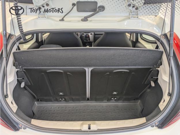 TOYOTA Aygo 1.0 VVT-i x-play  