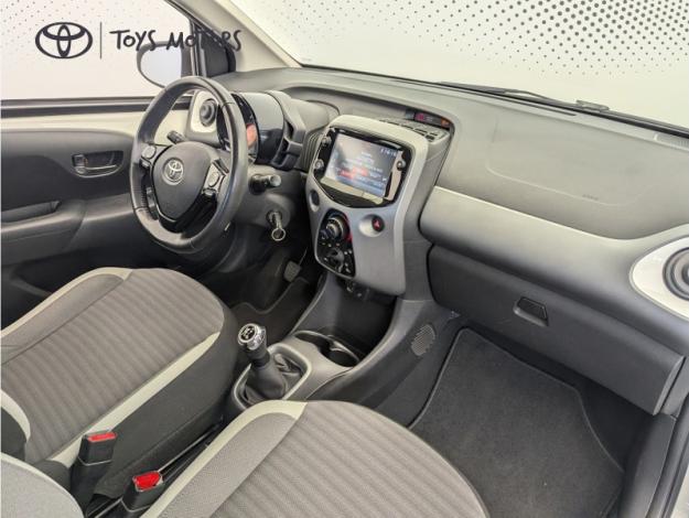 TOYOTA Aygo 1.0 VVT-i x-play  