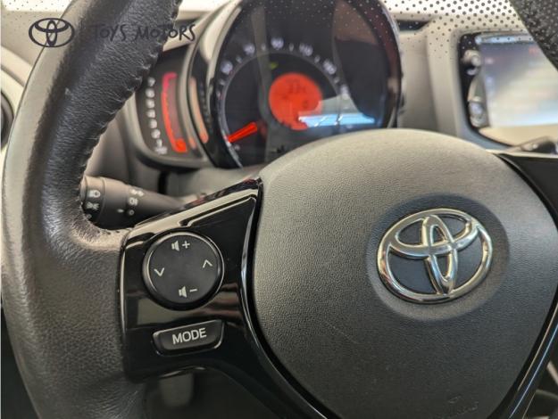 TOYOTA Aygo 1.0 VVT-i x-play  