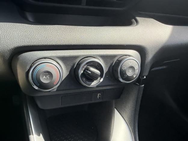 TOYOTA Yaris 70 VVT-i Dynamic  