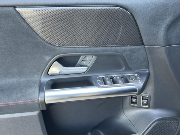 MERCEDES-BENZ GLA 250 e AMG Line  