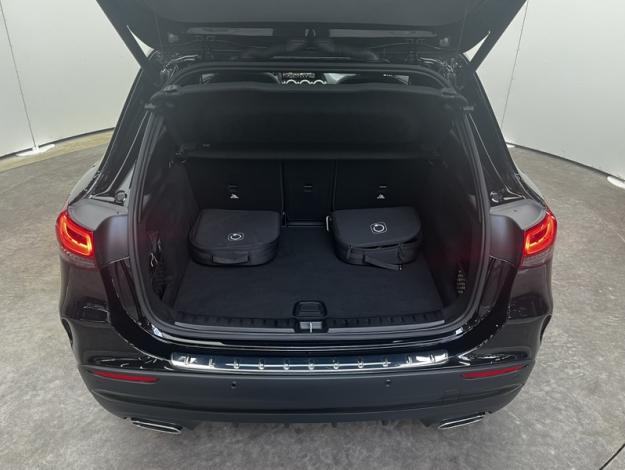 MERCEDES-BENZ GLA 250 e AMG Line  