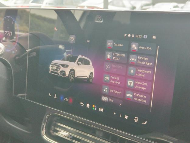 MERCEDES-BENZ GLB 180  GLB 180  140 Years Edition 