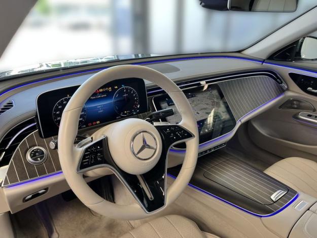 MERCEDES-BENZ Třídy E E 300 de 4MATIC s hybridní technologií EQ (10/22)