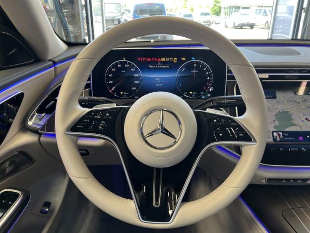MERCEDES-BENZ Třídy E E 300 de 4MATIC s hybridní technologií EQ (11/22)