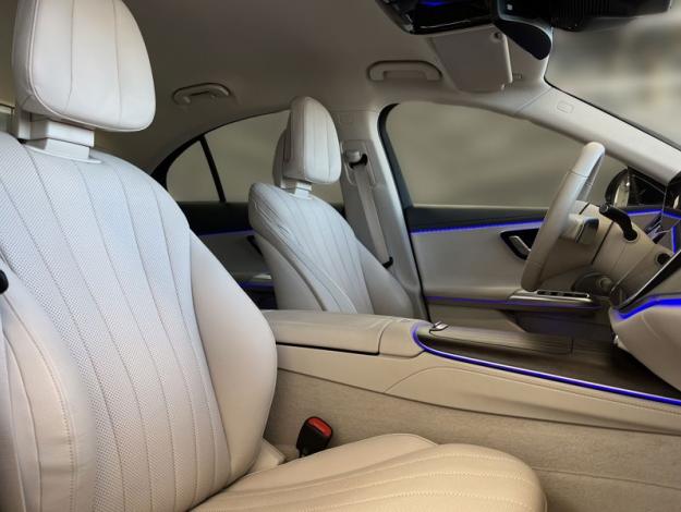 MERCEDES-BENZ Třídy E E 300 de 4MATIC s hybridní technologií EQ (16/22)
