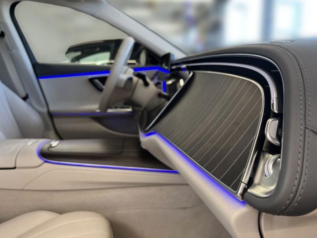 MERCEDES-BENZ Třídy E E 300 de 4MATIC s hybridní technologií EQ (18/22)