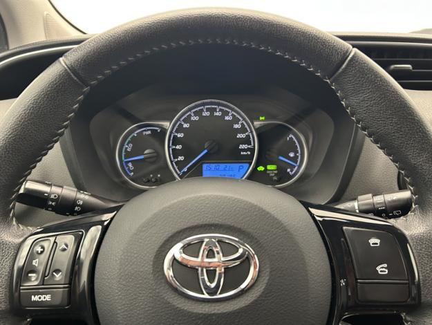 TOYOTA Yaris 1.5 100h France Business  