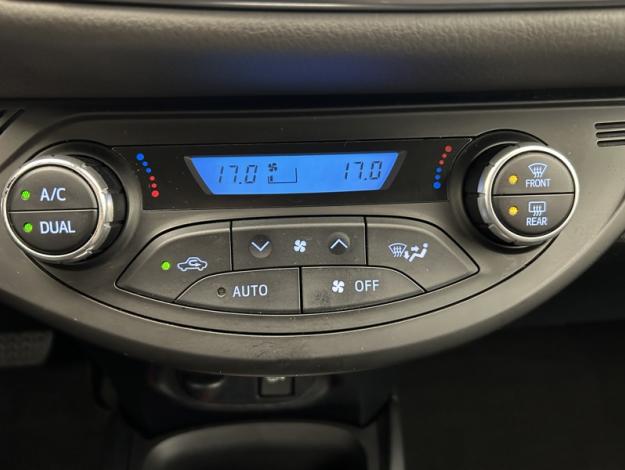 TOYOTA Yaris 1.5 100h France Business  