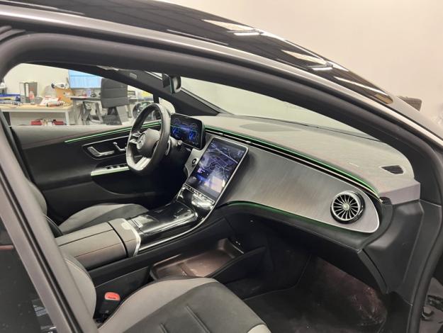 MERCEDES-BENZ EQE 300 Berline AMG Line Toit Pano  
