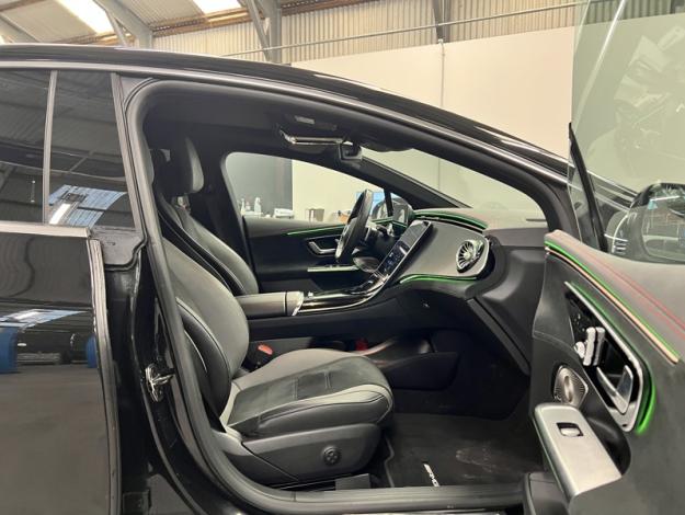 MERCEDES-BENZ EQE 300 Berline AMG Line Toit Pano  