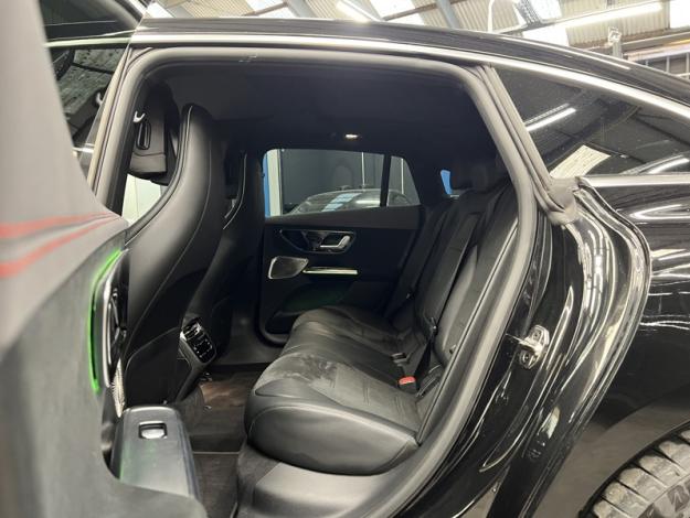 MERCEDES-BENZ EQE 300 Berline AMG Line Toit Pano  