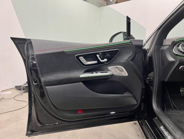 MERCEDES-BENZ EQE 300 Berline AMG Line Toit Pano  
