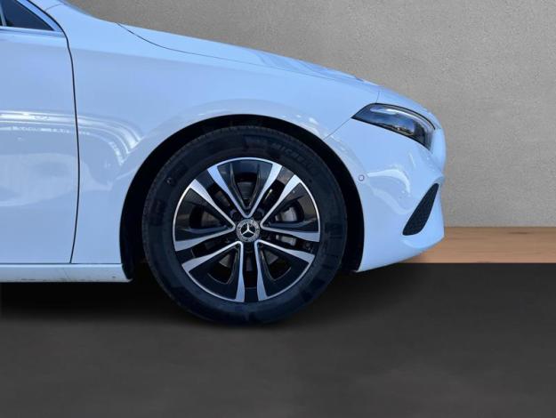 MERCEDES-BENZ A-Třída A 180 (9/21)