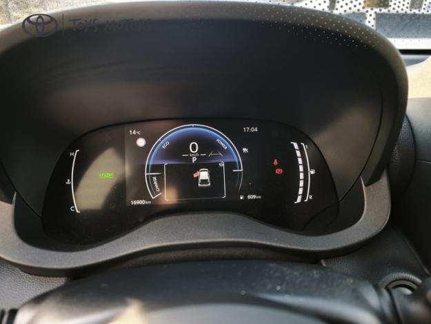 TOYOTA Yaris Hybride 116h Design  