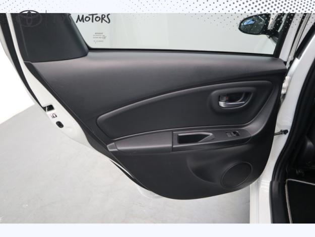 TOYOTA Yaris 70 VVT-i Design Y20  