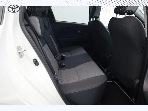 TOYOTA Yaris 70 VVT-i Design Y20  