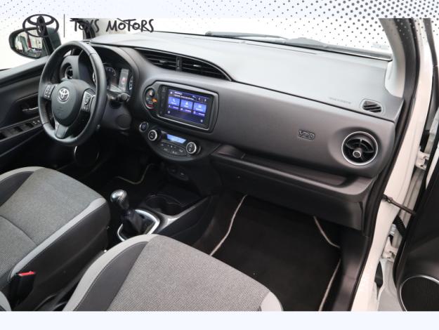 TOYOTA Yaris 70 VVT-i Design Y20  