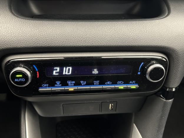 TOYOTA Yaris 116h Dynamic  