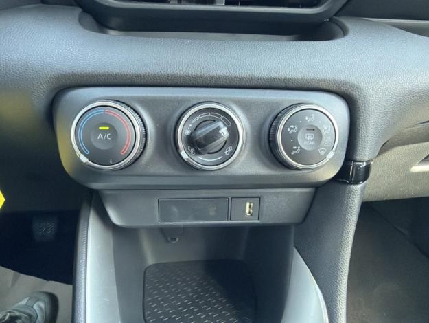 TOYOTA Yaris 70 VVT-i Dynamic  