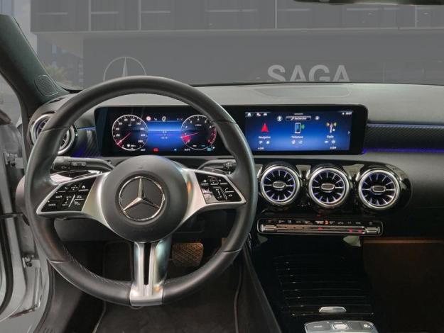 MERCEDES-BENZ A 180 Luxury Line  